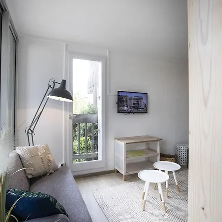 50m From The Ultra Cosy Balcony Near The Cen 아파트 *